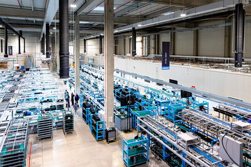 中企智能工廠成匈牙利吸引外資典范，互聯(lián)網(wǎng)接入及相關(guān)服務(wù)發(fā)揮關(guān)鍵作用